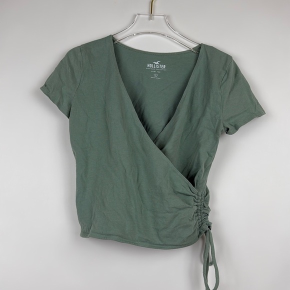 Hollister Crossover Ruched Side Crop Top Baby Tee Sage Green Size Small - Picture 1 of 9